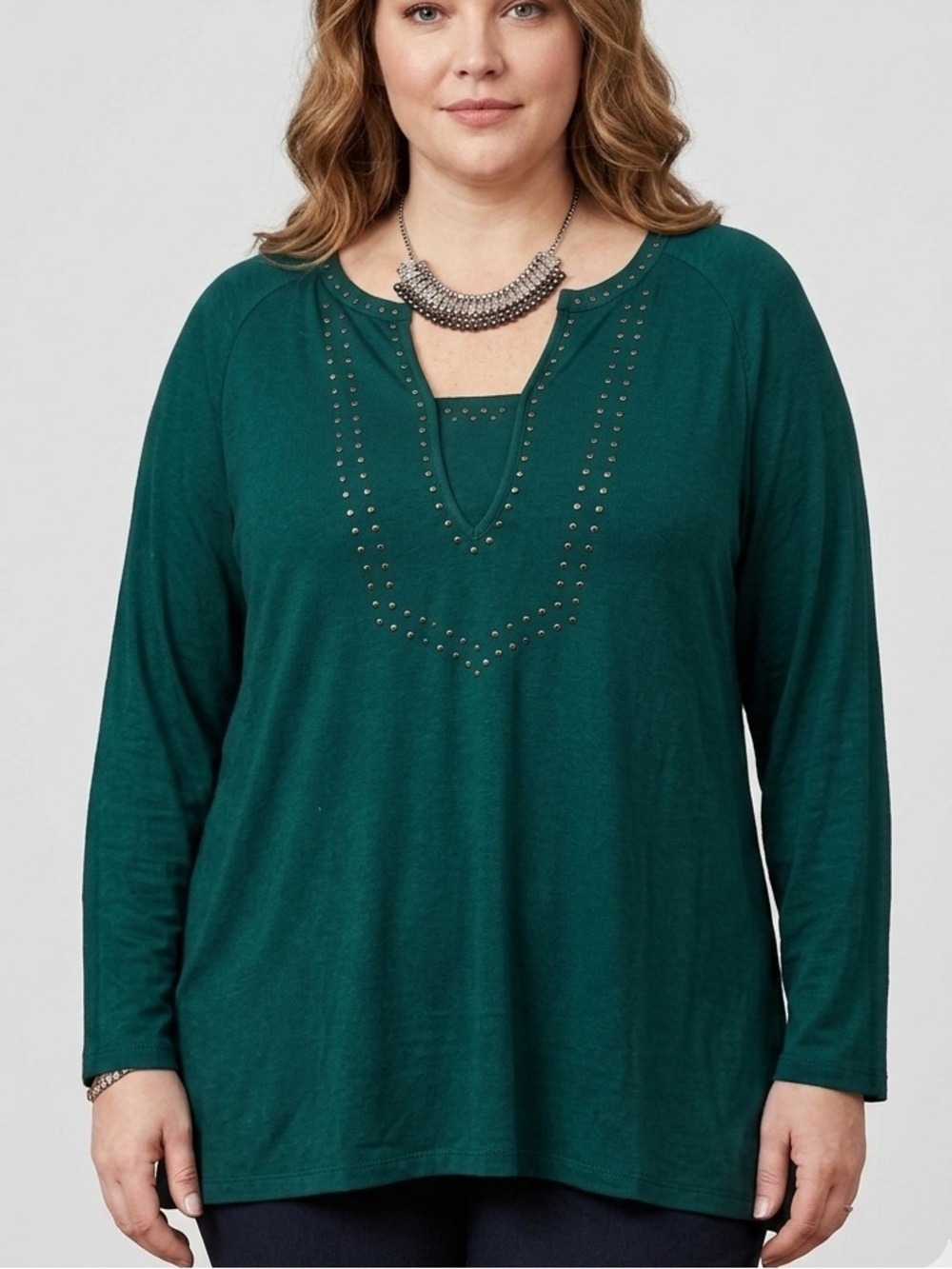 🥰CLEARANCE - CABLE AND GUAGE Green V Neck Studded XL